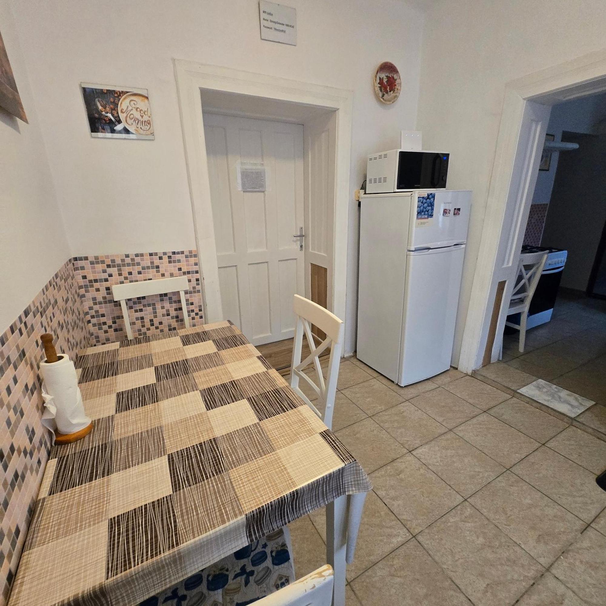 Orsi Apartman / Vendeghaz Kecskemét Eksteriør bilde